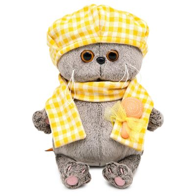 Basik BABY in a plaid beret and scarf